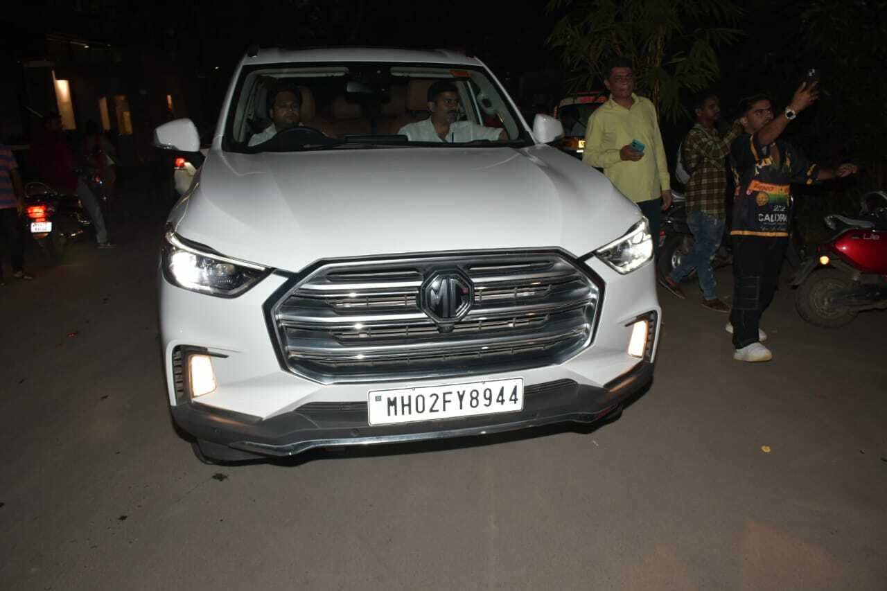 Shah Rukh didn't pose for the paparazzi